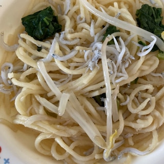 幼児食(^^) しらすとほうれん草のパスタ